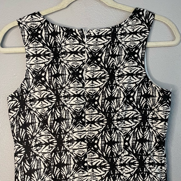 Saint Tropez Dress Size 4 Pattern 100% Linen Black White Knee Length Sleeveless - Picture 7 of 10